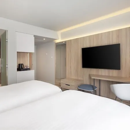 Courtyard By Marriott Paris Charles De Gaulle Airport 4*