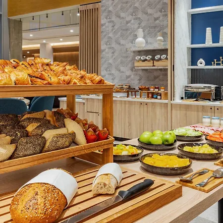 Отель Courtyard By Marriott Paris Charles De Gaulle Airport