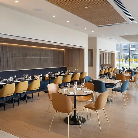 Courtyard By Marriott Paris Charles De Gaulle Airport Отель