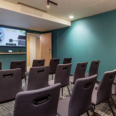 Courtyard By Marriott Paris Charles De Gaulle Airport