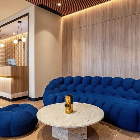 Отель Courtyard By Marriott Paris Charles De Gaulle Airport 4*