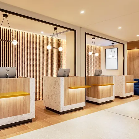 Courtyard By Marriott Paris Charles De Gaulle Airport Отель Руасси-эн-Франс