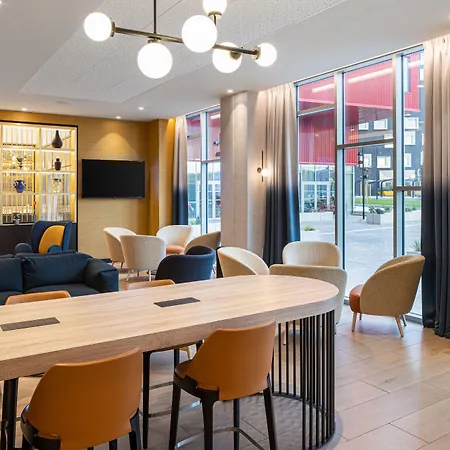 Отель Courtyard By Marriott Paris Charles De Gaulle Airport