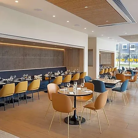 호텔 Courtyard By Marriott Paris Charles De Gaulle Airport 4*