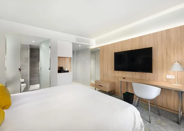 Courtyard By Marriott Paris Charles De Gaulle Airport Hotel 4*