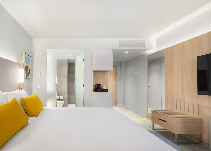 Courtyard By Marriott Paris Charles De Gaulle Airport