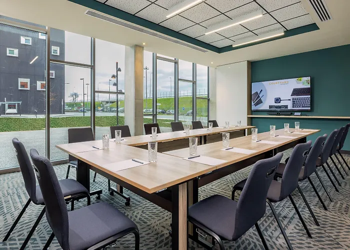 Courtyard By Marriott Paris Charles De Gaulle Airport