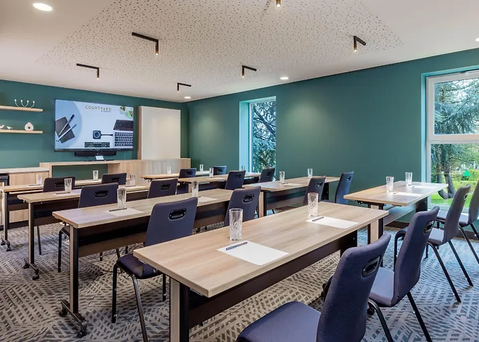 Courtyard By Marriott Paris Charles De Gaulle Airport Hotel 4*