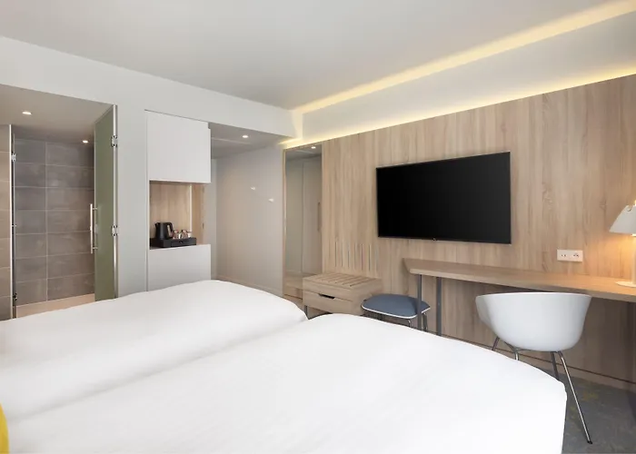 Courtyard By Marriott Paris Charles De Gaulle Airport Hotel 4*